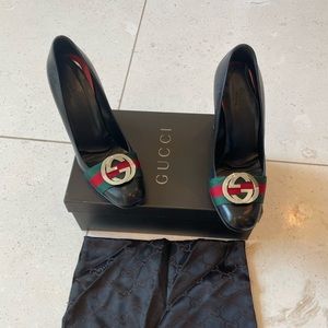 Gucci 7 1/2 ribbon logo black leather high heel